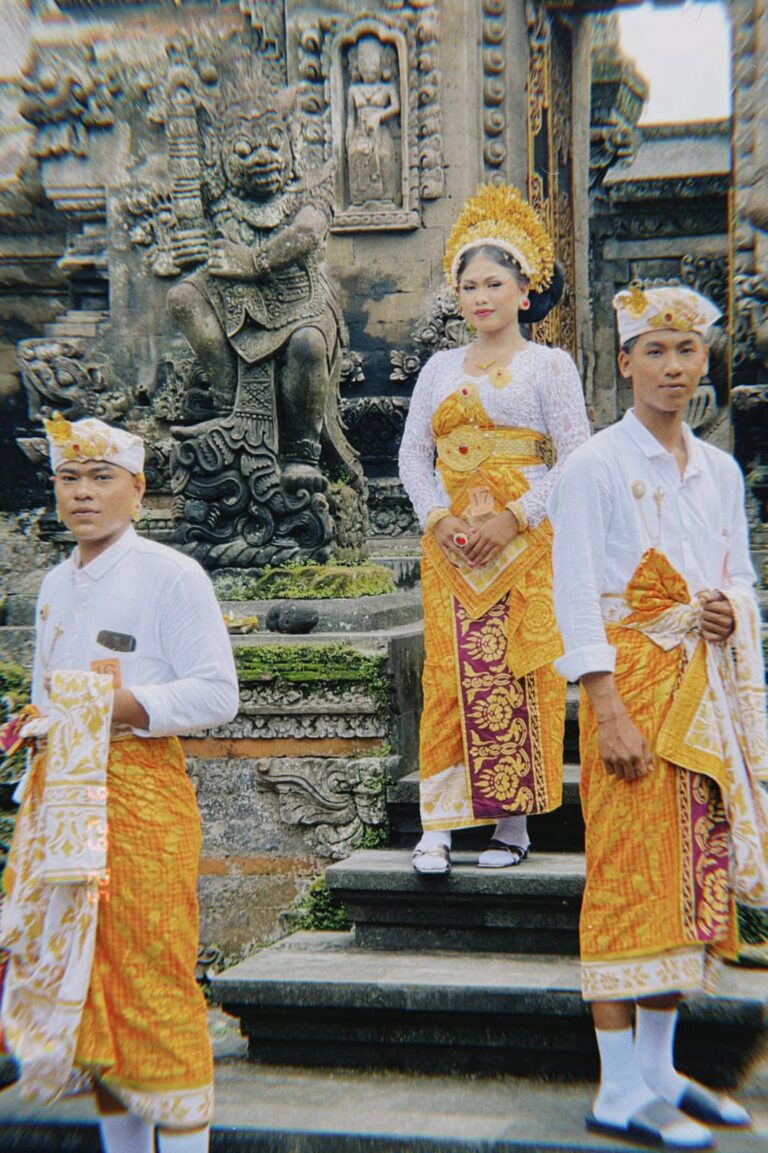 Mepandes Keluarga I Putu Indrawan & Ni Nyoman Ayu Suastini