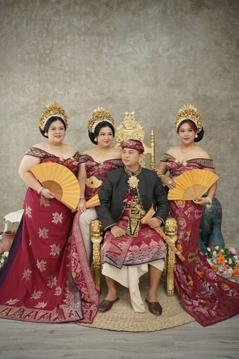 Mepandes Keluarga Kombes.Pol.Dewa Made Alit Artha,SIK.MH. dan Dra.Dayu Rai Ratini